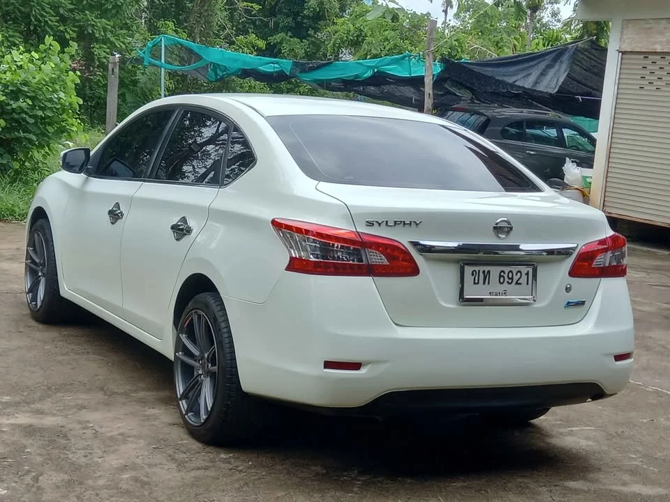 2013 Nissan Sylphy III (B17) 3