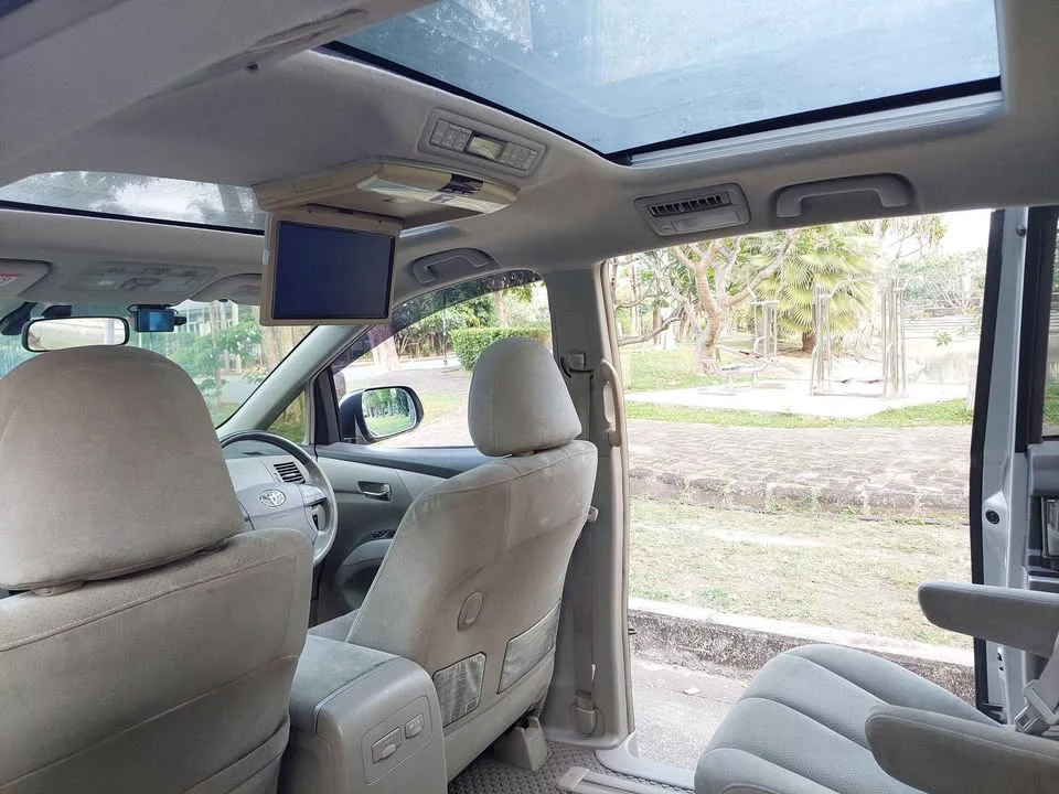 2008 Toyota Estima III 2
