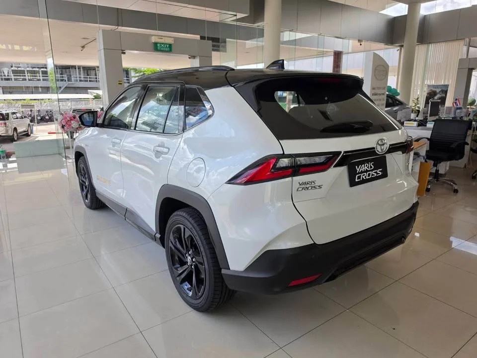 2025 Toyota Yaris Cross AC200 2