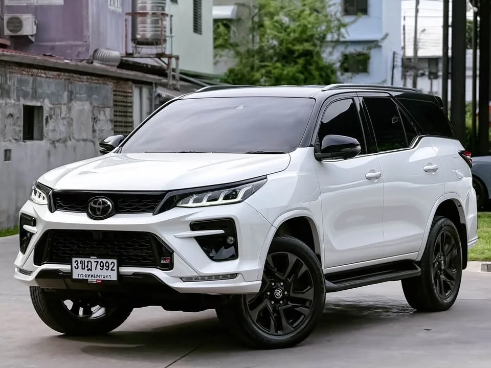 2022 Toyota Fortuner II 3