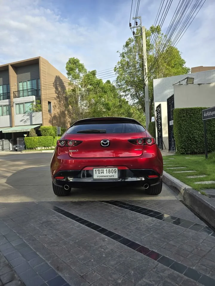 2019 Mazda 3 IV 2