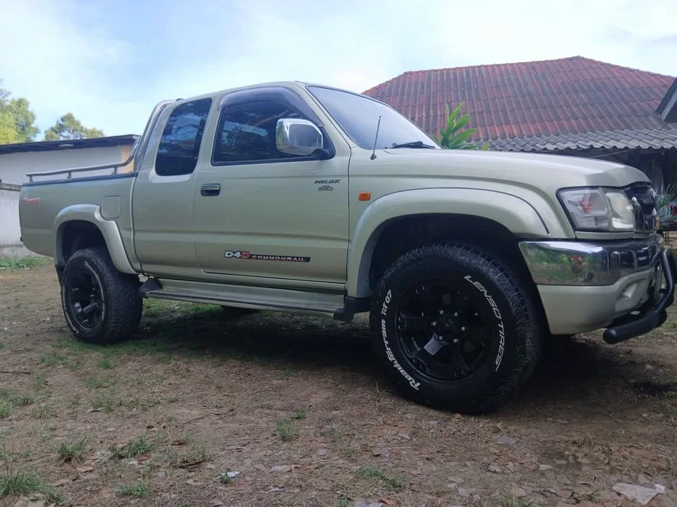 2002 Toyota Hilux Tiger VI 3