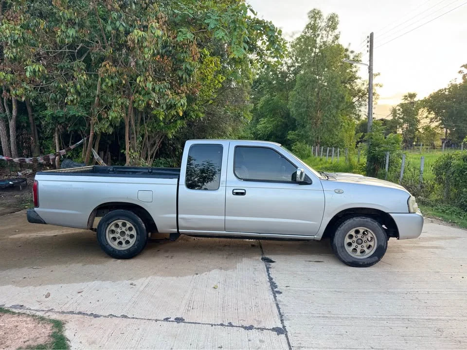 2006 Nissan Frontier I 3