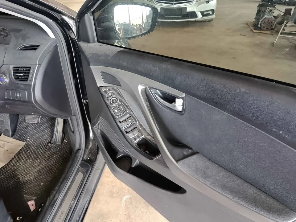 2016 Hyundai Elantra V 3