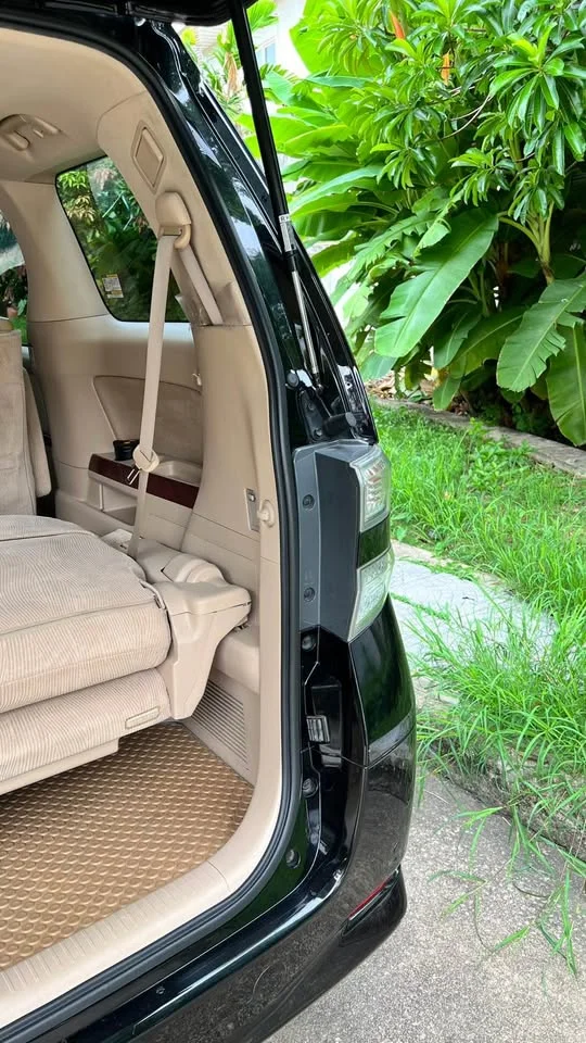 2010 Toyota Alphard, Vellfire II (AH20) 3