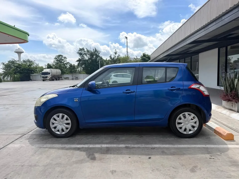 2013 Suzuki Swift II 2