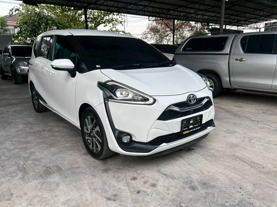 2020 Toyota Sienta II 3