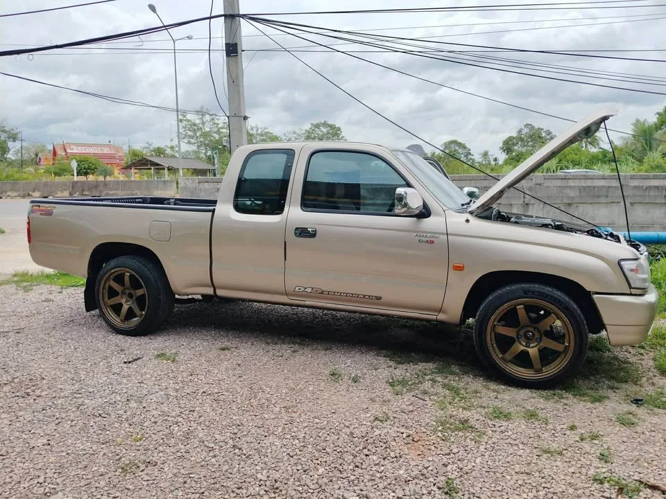 2003 Toyota Hilux Tiger VI 3