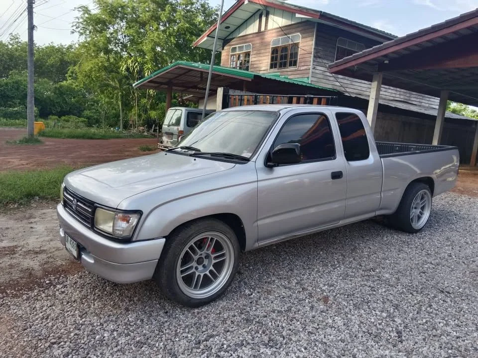 2000 Toyota Hilux Tiger VI 3