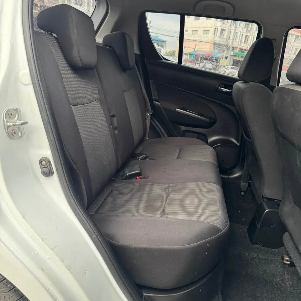 2013 Suzuki Swift II 3