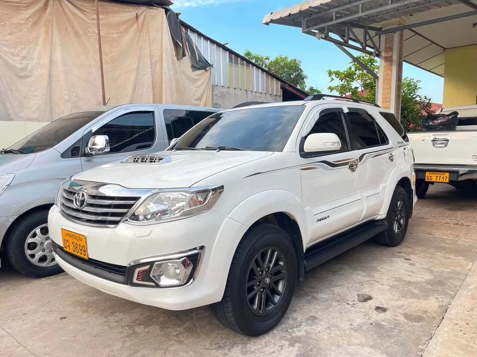 2015 Toyota Fortuner I 3