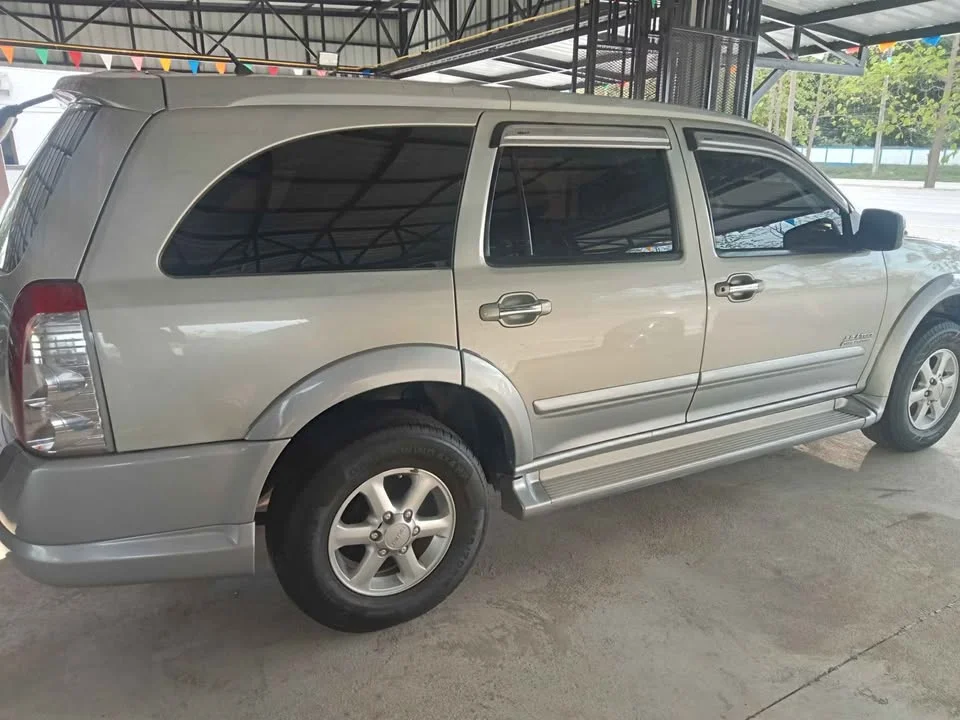 2007 Isuzu MU-7 2