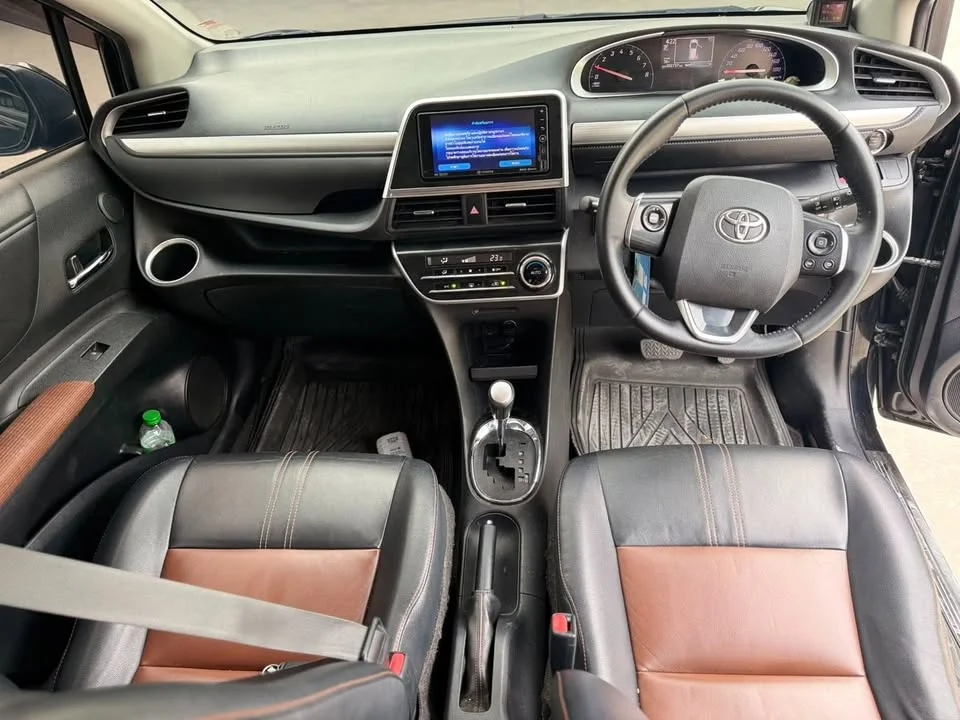 2019 Toyota Sienta II 3