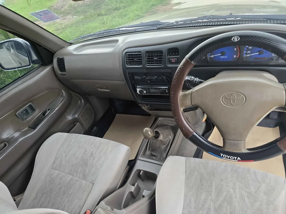 2002 Toyota Hilux Tiger VI 3