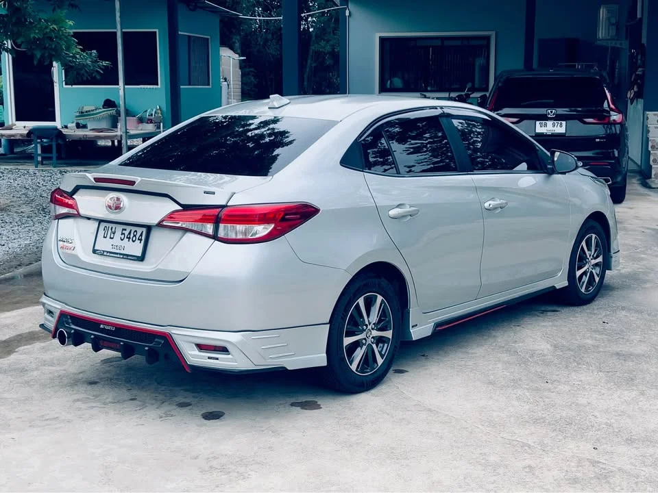 2020 Toyota Yaris ATIV III 3