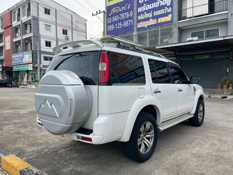 2011 Ford Everest I 2