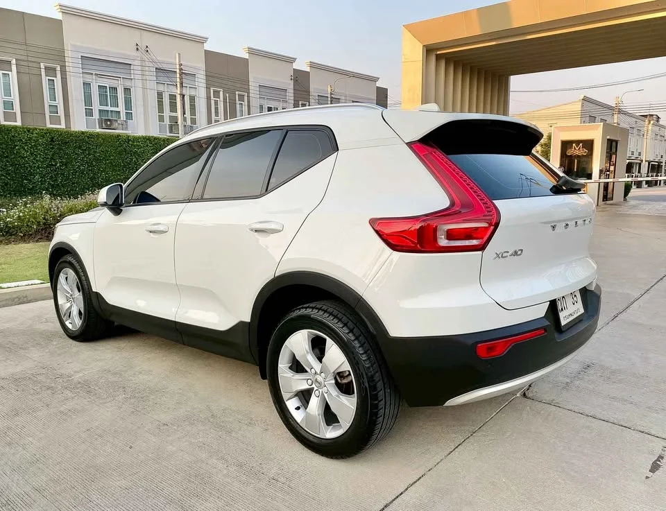 2020 Volvo XC40 3
