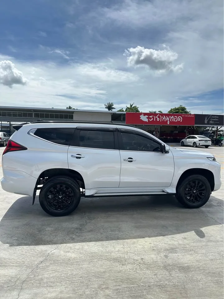 2022 Mitsubishi Pajero Sport III 3