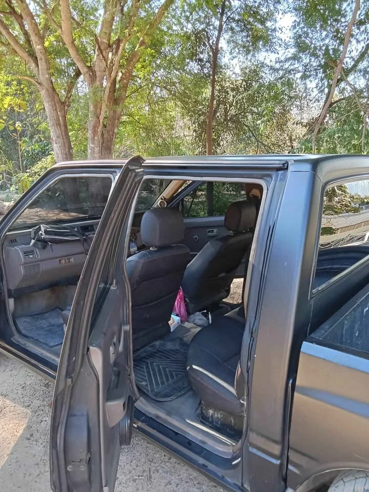 1995 Isuzu TFR III 3