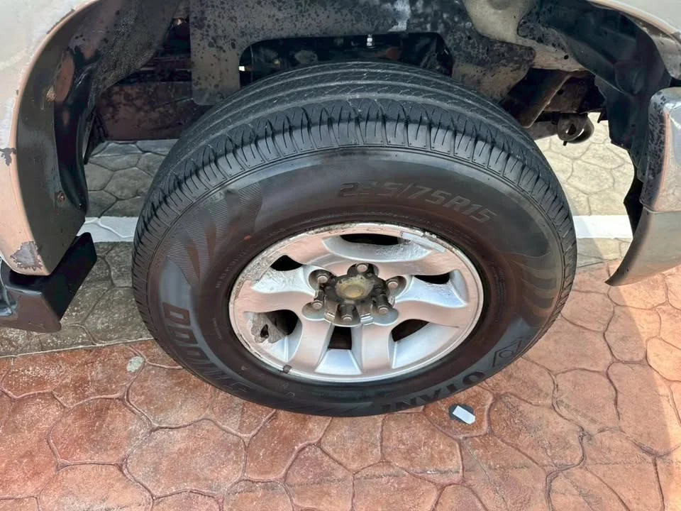 2002 Toyota Hilux Tiger VI 2
