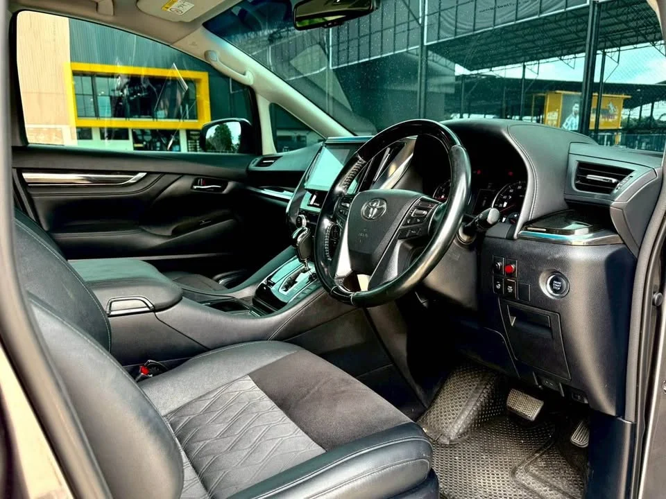 2015 Toyota Alphard, Vellfire III (AH30) 3