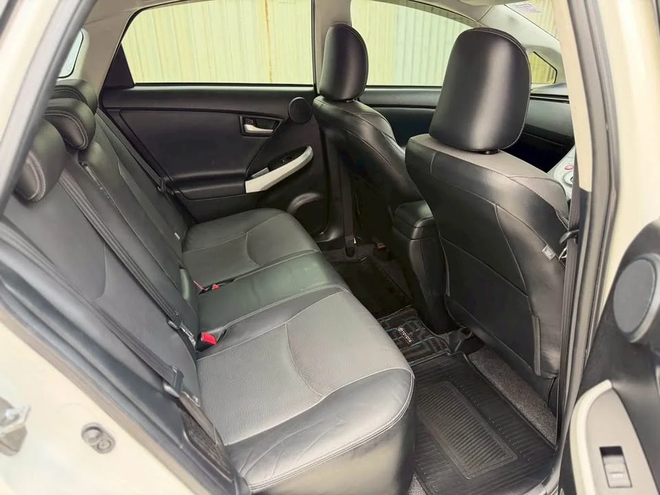 2012 Toyota Prius III 3