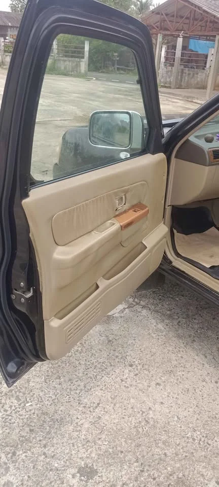 2005 Nissan Frontier I 2