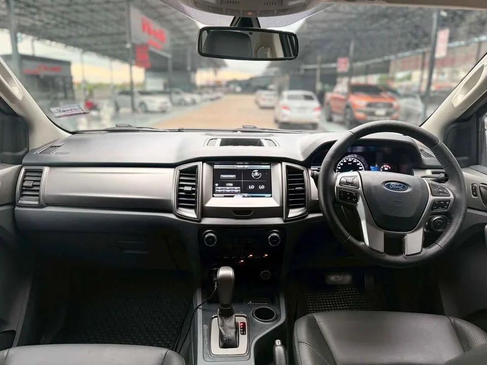 2017 Ford Everest II 2