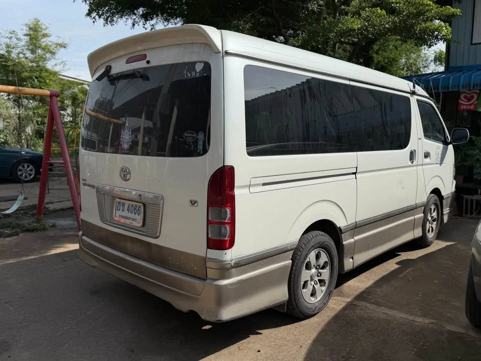 2005 Toyota Commuter V (H200) 2