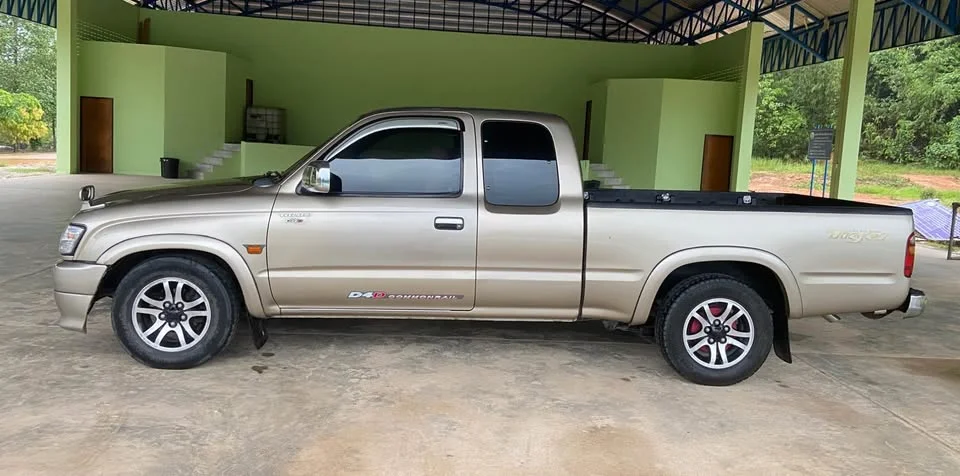 2003 Toyota Hilux Tiger VI 3