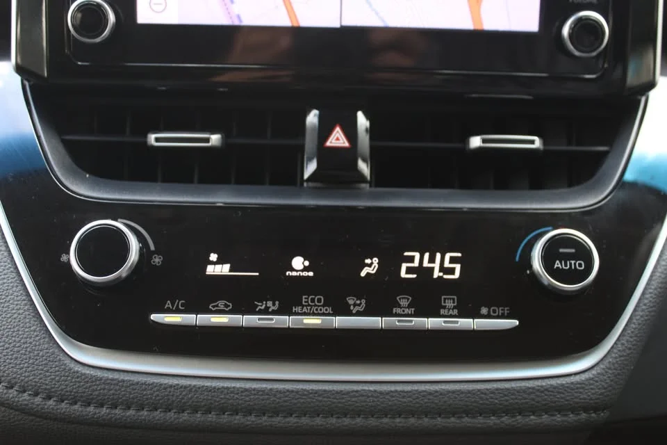 2019 Toyota Corolla Altis XII (E210) 3