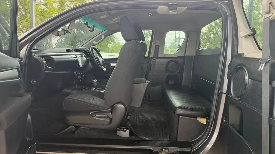 2019 Toyota Hilux VIII 2