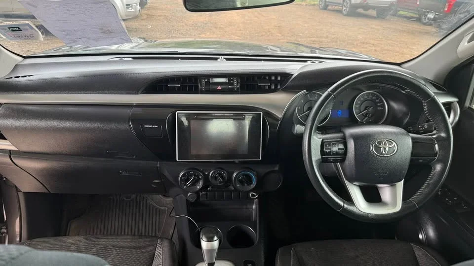 2019 Toyota Hilux VIII 3