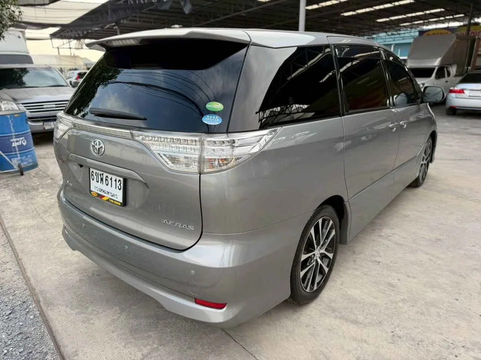 2015 Toyota Estima III 2
