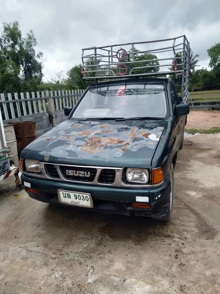 1997 Isuzu TFR III 2