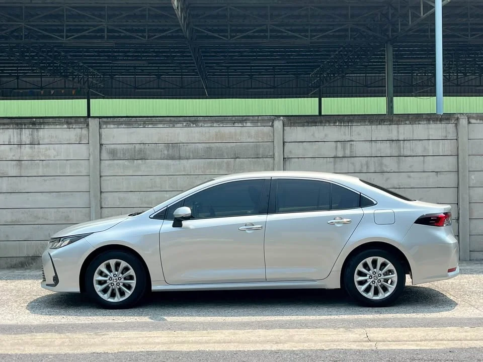 2019 Toyota Corolla Altis XII (E210) 3