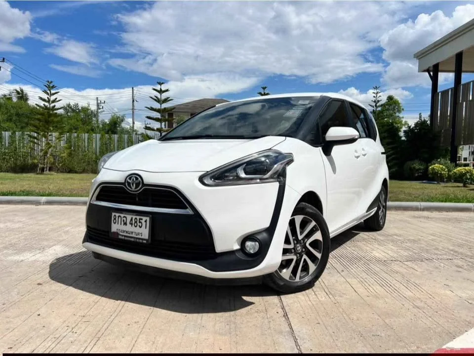 2018 Toyota Sienta II 3