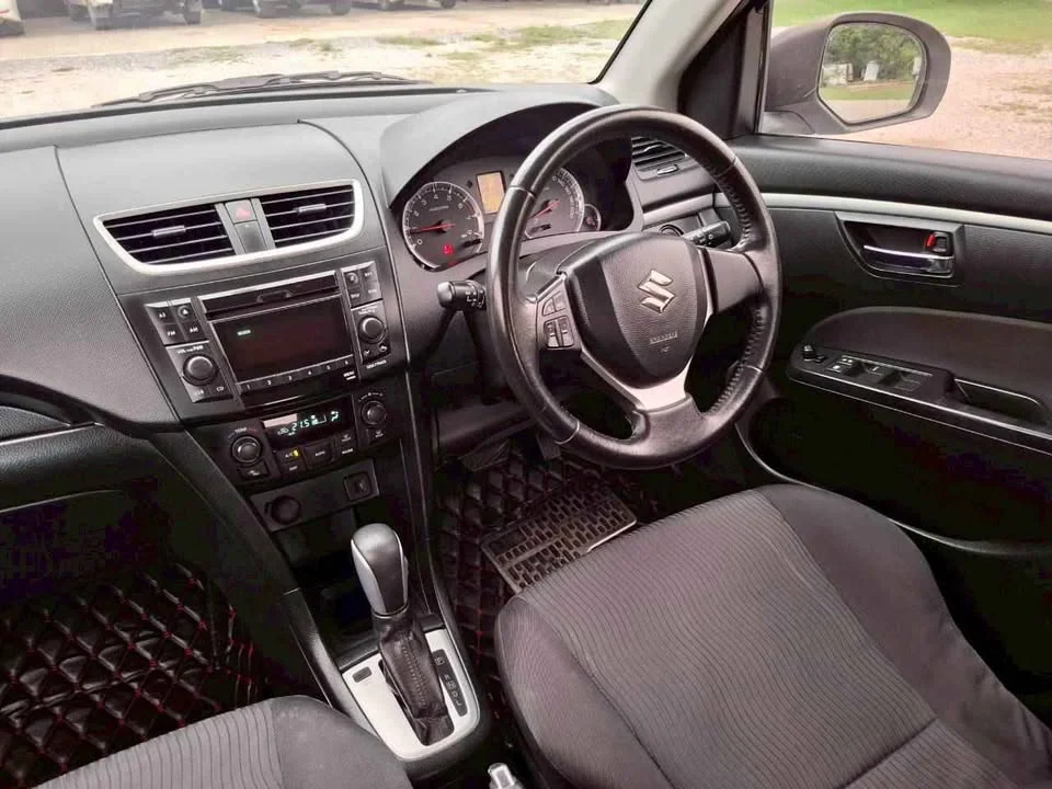 2013 Suzuki Swift II 2