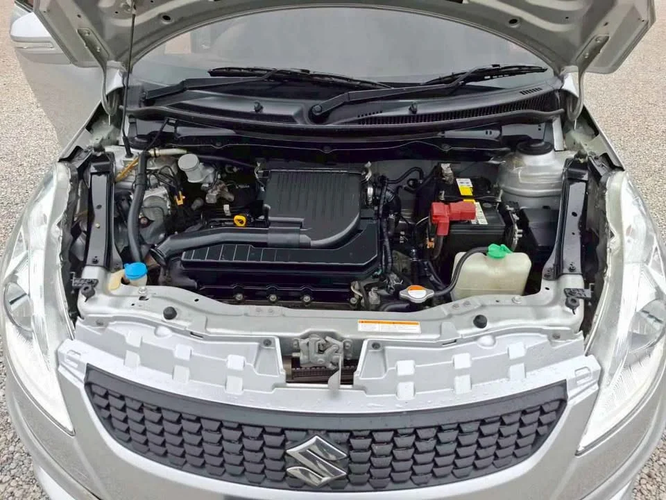 2013 Suzuki Swift II 3