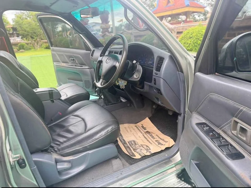 2002 Toyota Hilux Tiger VI 3