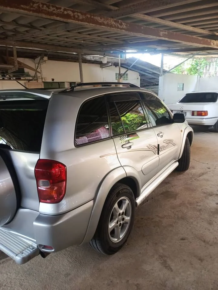2000 Toyota RAV4 II 3
