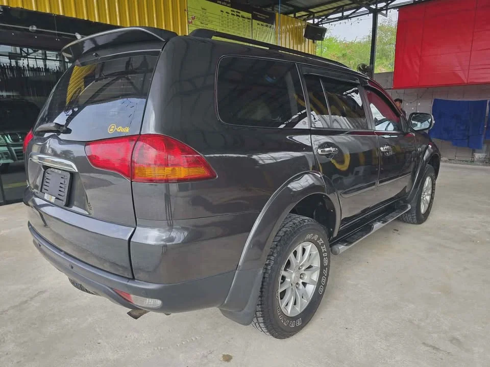 2013 Mitsubishi Pajero Sport II 2