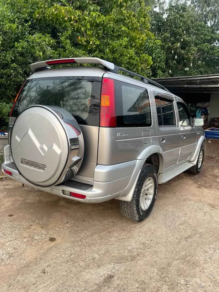 2005 Ford Everest I 3