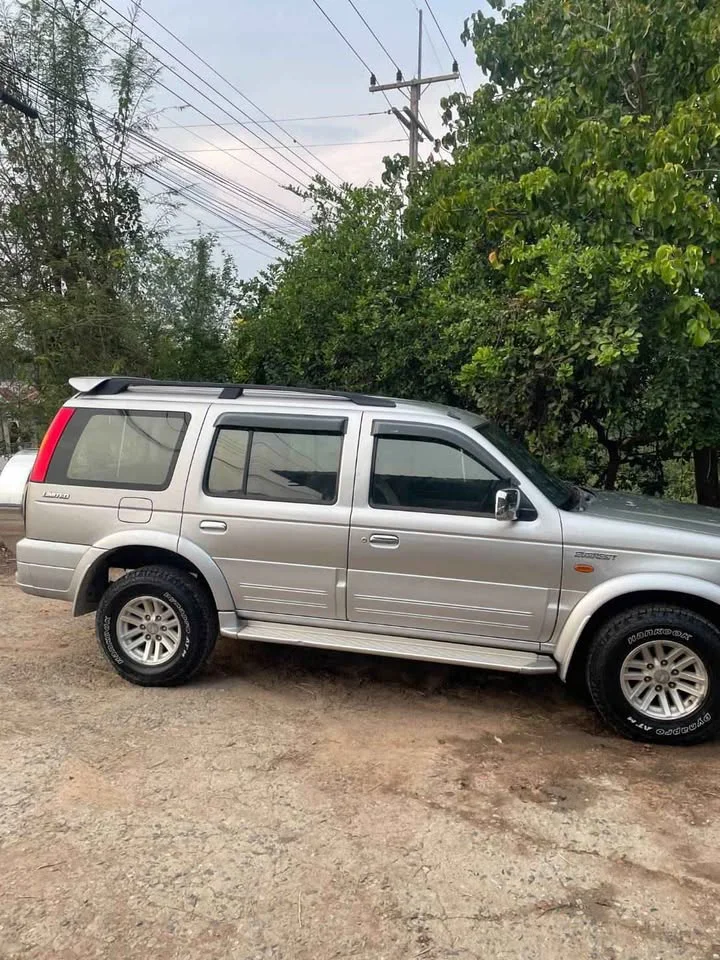 2005 Ford Everest I 2