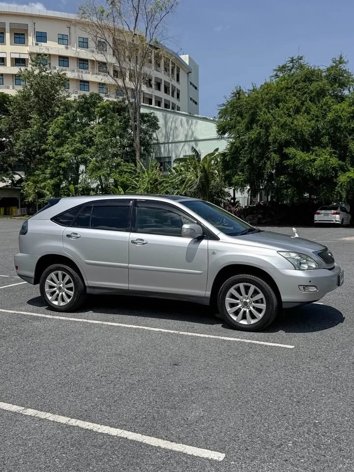 2008 Toyota Harrier II 2