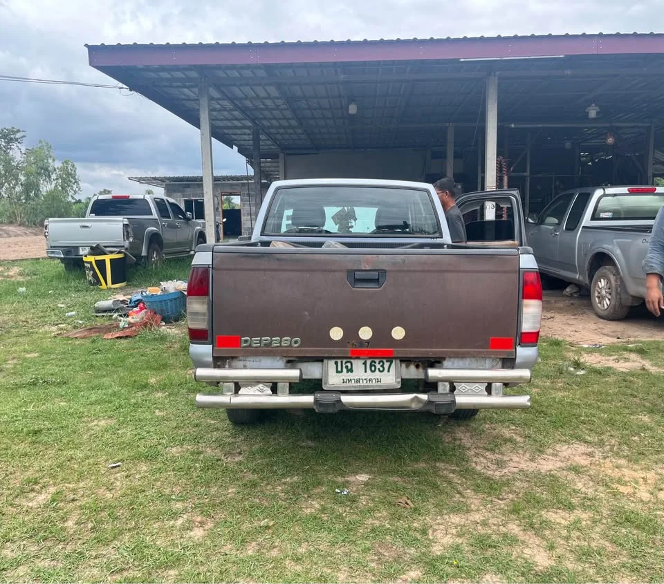 2005 Nissan Frontier I 3