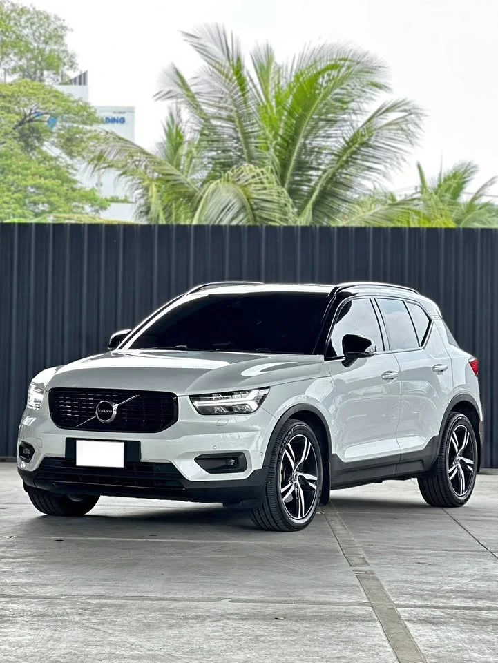 2019 Volvo XC40 2