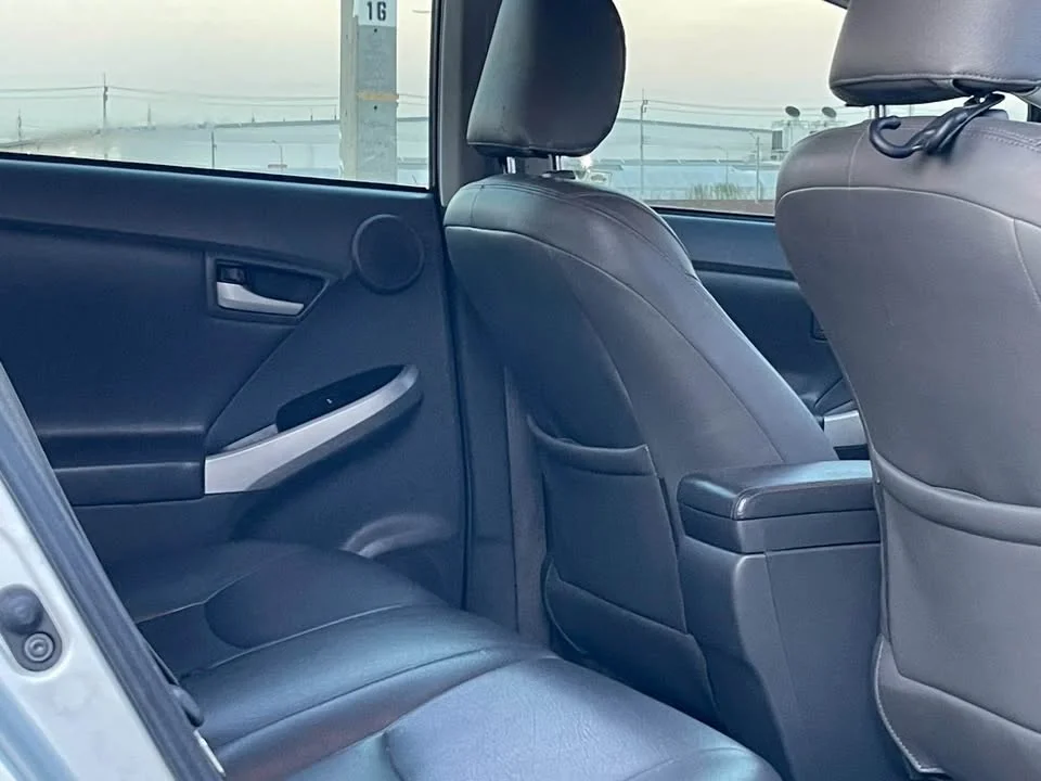 2011 Toyota Prius III 2