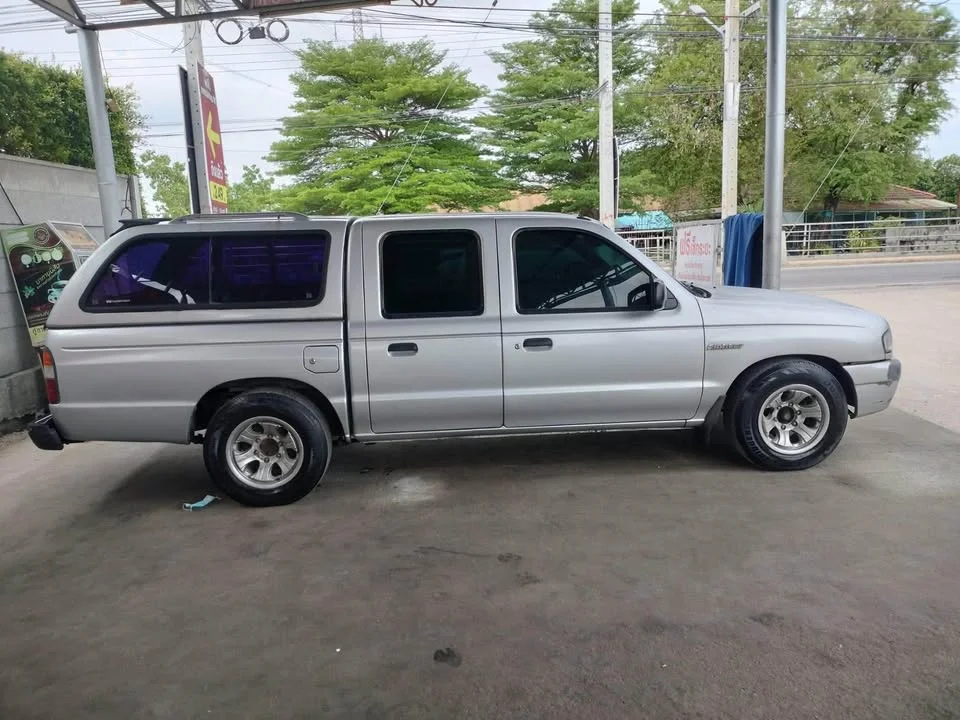 2001 Mazda 2500 Fighter V 2