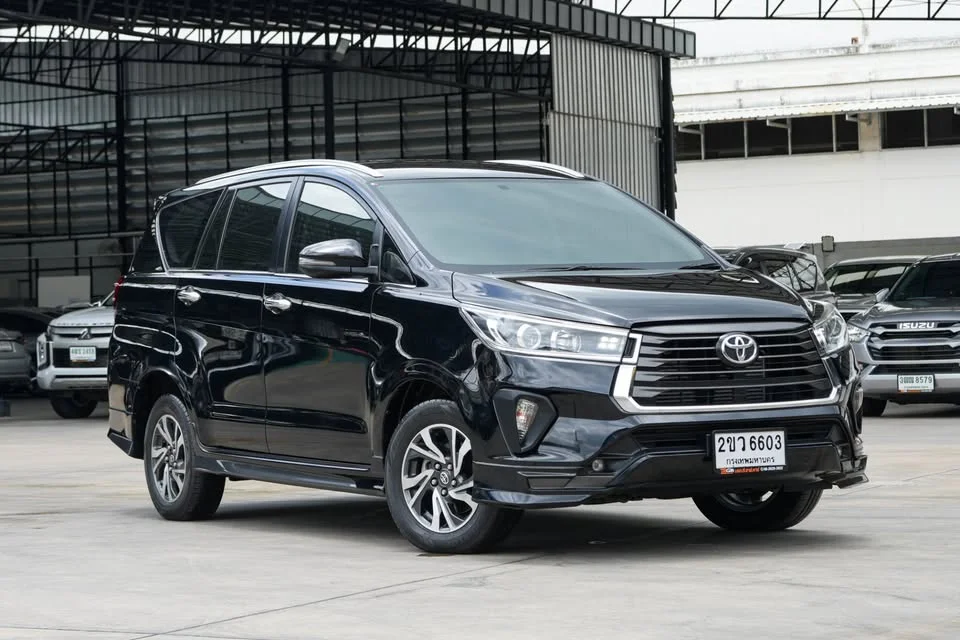 2022 Toyota Innova II 2
